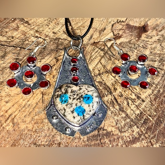 K2 Azurite Granite Pendant & Earrings Set - Picture 5 of 6